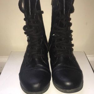 Size 8 black Madden Girl combat boots